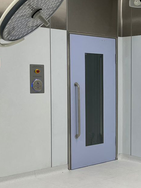 Puerta acero inoxidable quirófano Hospital Zapopan Confortta